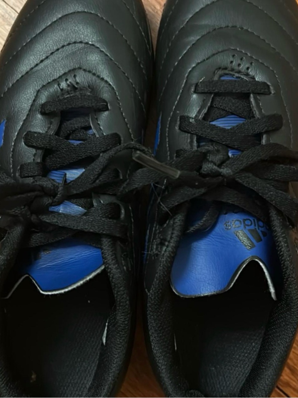 adidas boy’s Black soccer Cleat